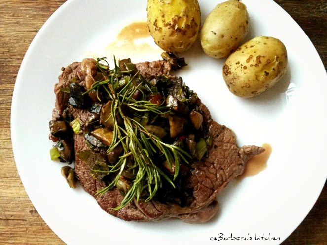 Rib eye steak s houbovým ragů | reBarbora's kitchen