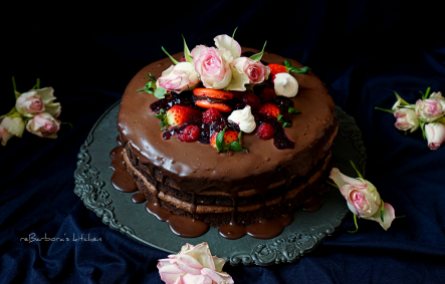Čokoládovo-kávový dort s pyré z lesního ovoce | reBarbora's kitchen